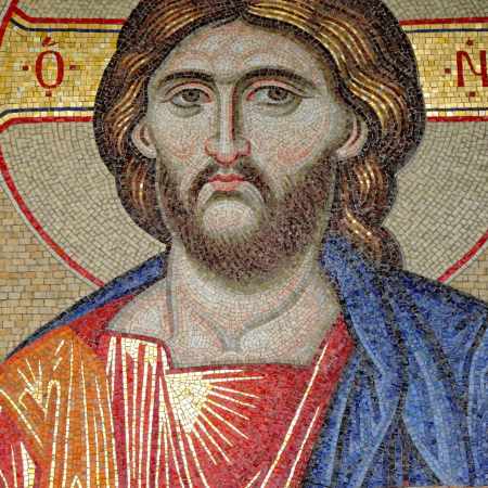 Imagen de Cristo ortodoxo pantoncrator en mosaico